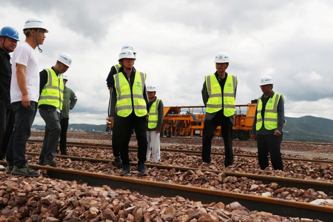 1665196601816951.jpg 2022-10-05-張聯(lián)紅帶隊到祥云、賓鶴項目開展國慶期間綜合檢查.jpg